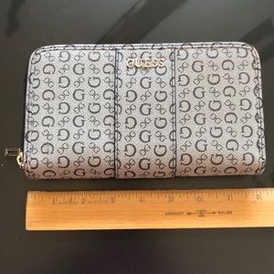 Guess wallet like new